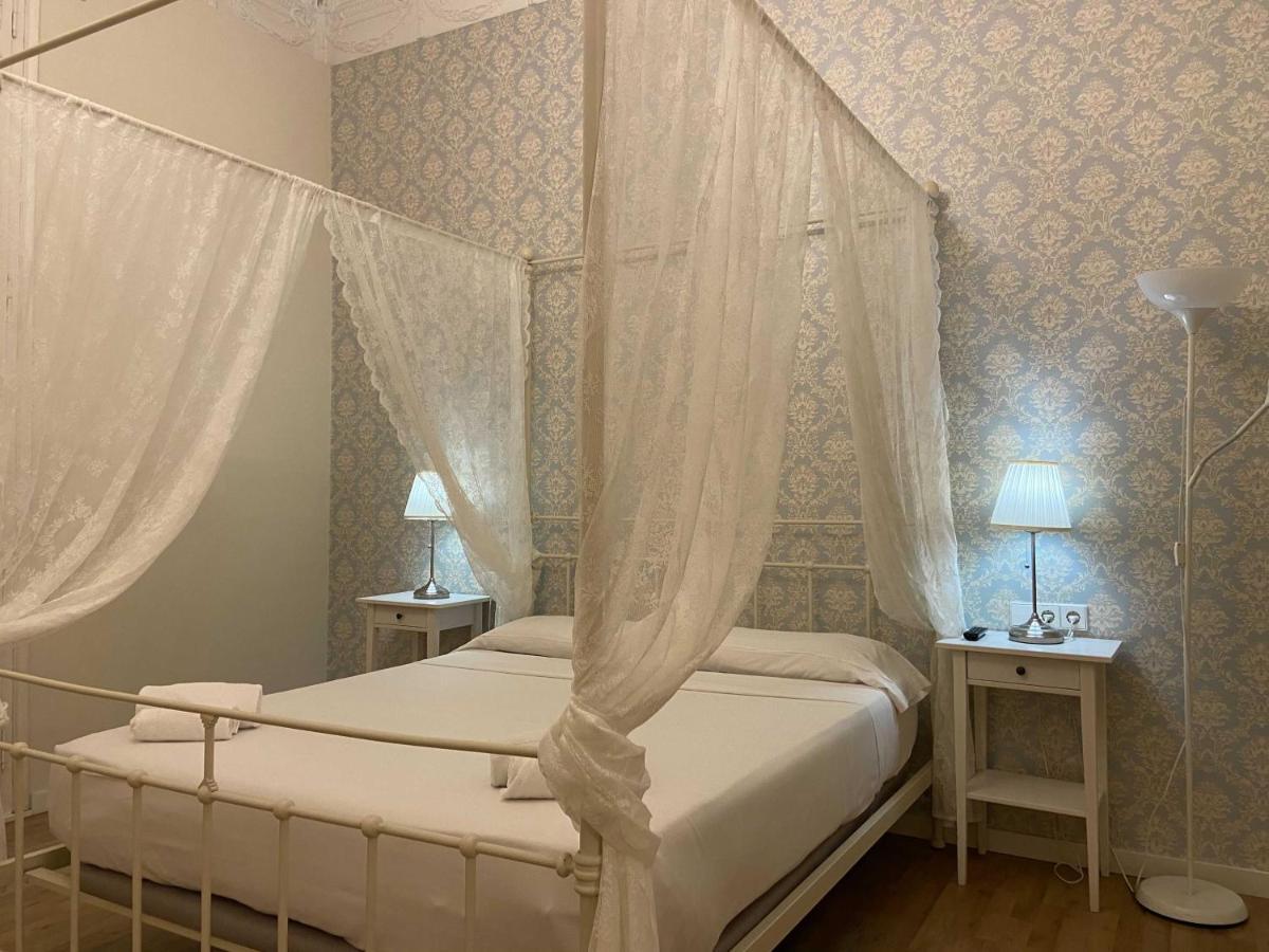 Lumine Luxury Suites By Gaiarooms Barcelona Luaran gambar