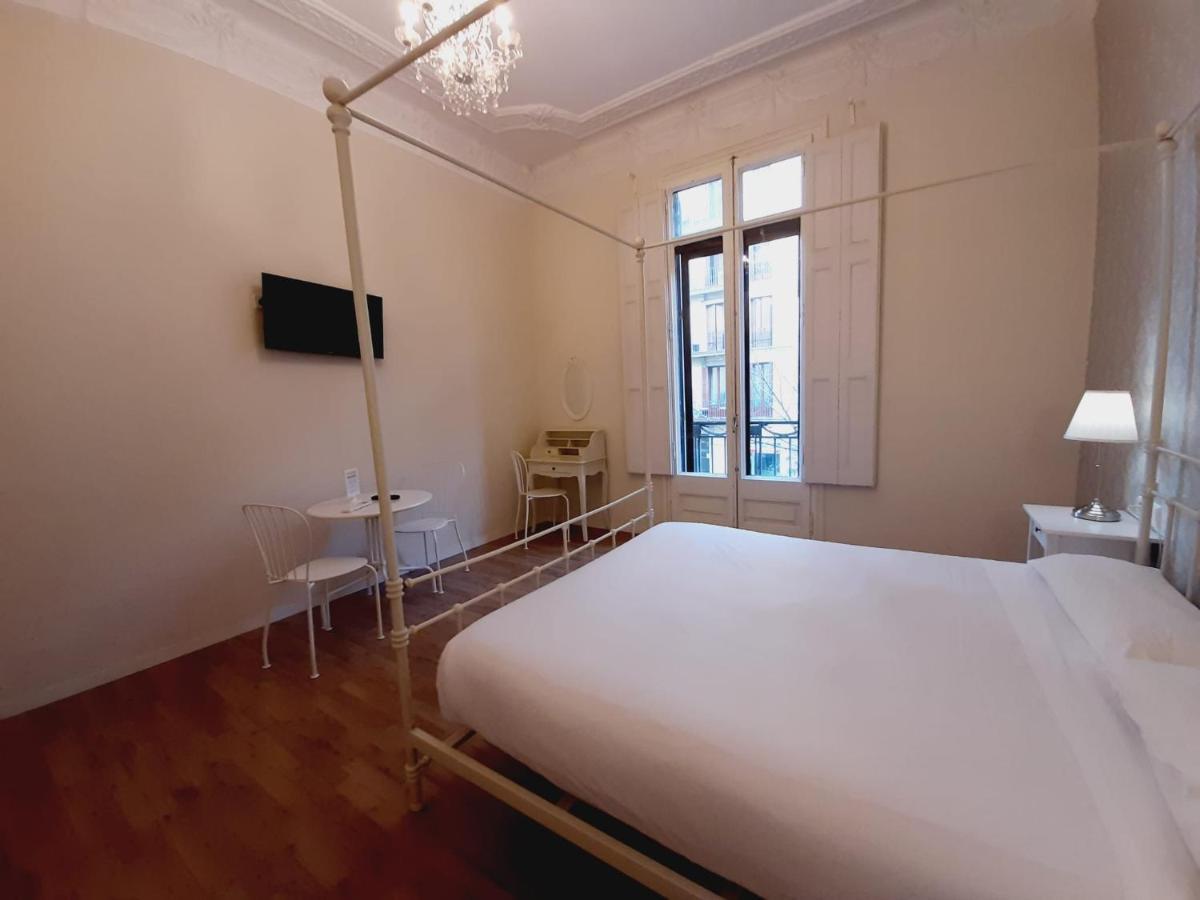 Lumine Luxury Suites By Gaiarooms Barcelona Luaran gambar