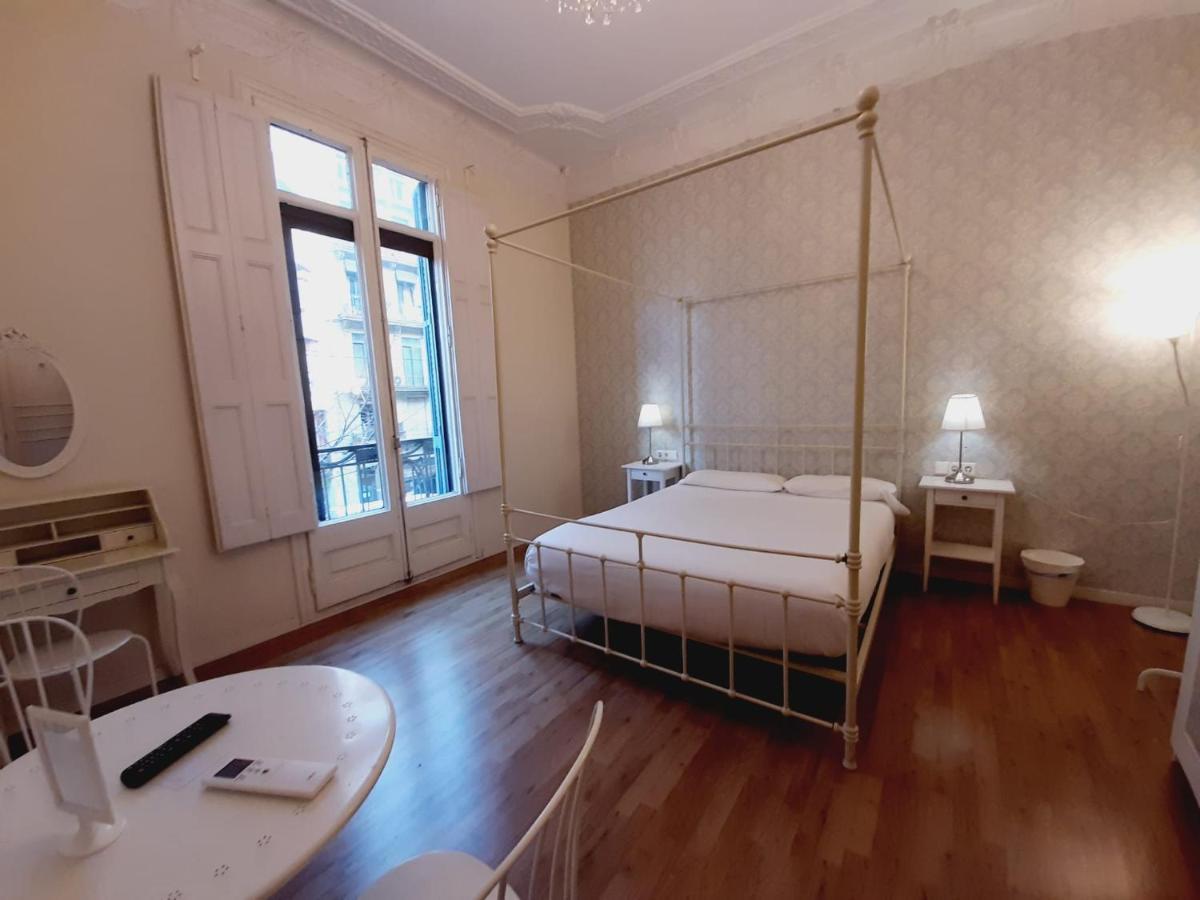 Lumine Luxury Suites By Gaiarooms Barcelona Luaran gambar