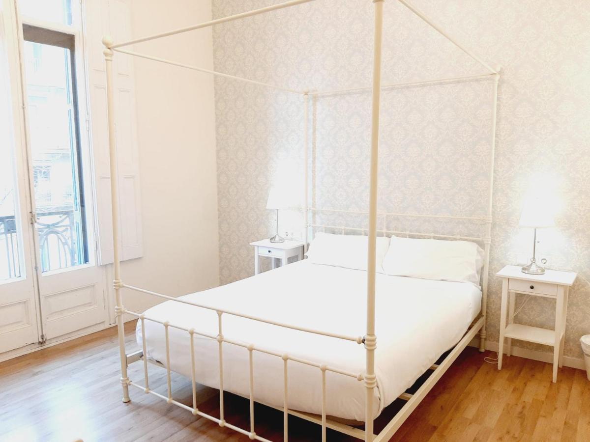 Lumine Luxury Suites By Gaiarooms Barcelona Luaran gambar