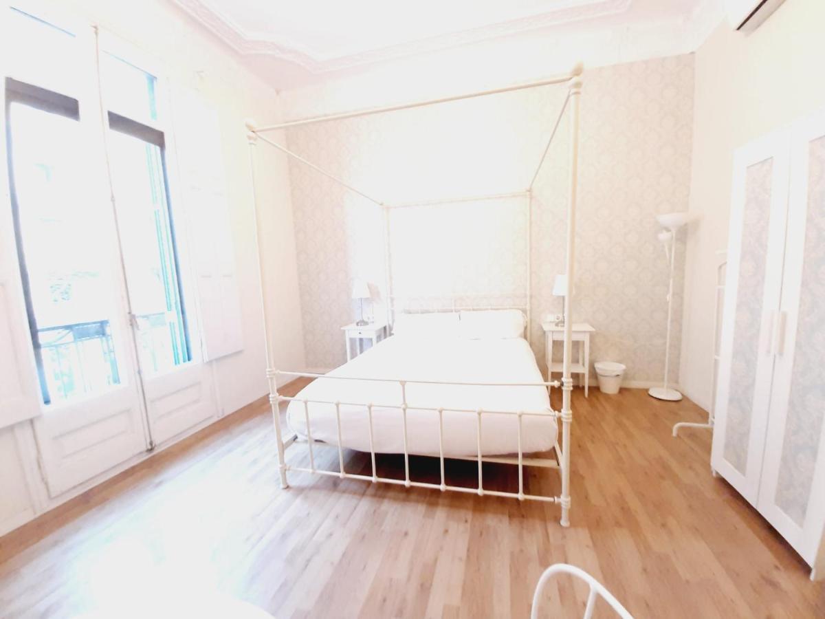 Lumine Luxury Suites By Gaiarooms Barcelona Luaran gambar